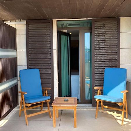 מלון Doubletree By Hilton Istanbul - Old Town מראה חיצוני תמונה A balcony at the hotel