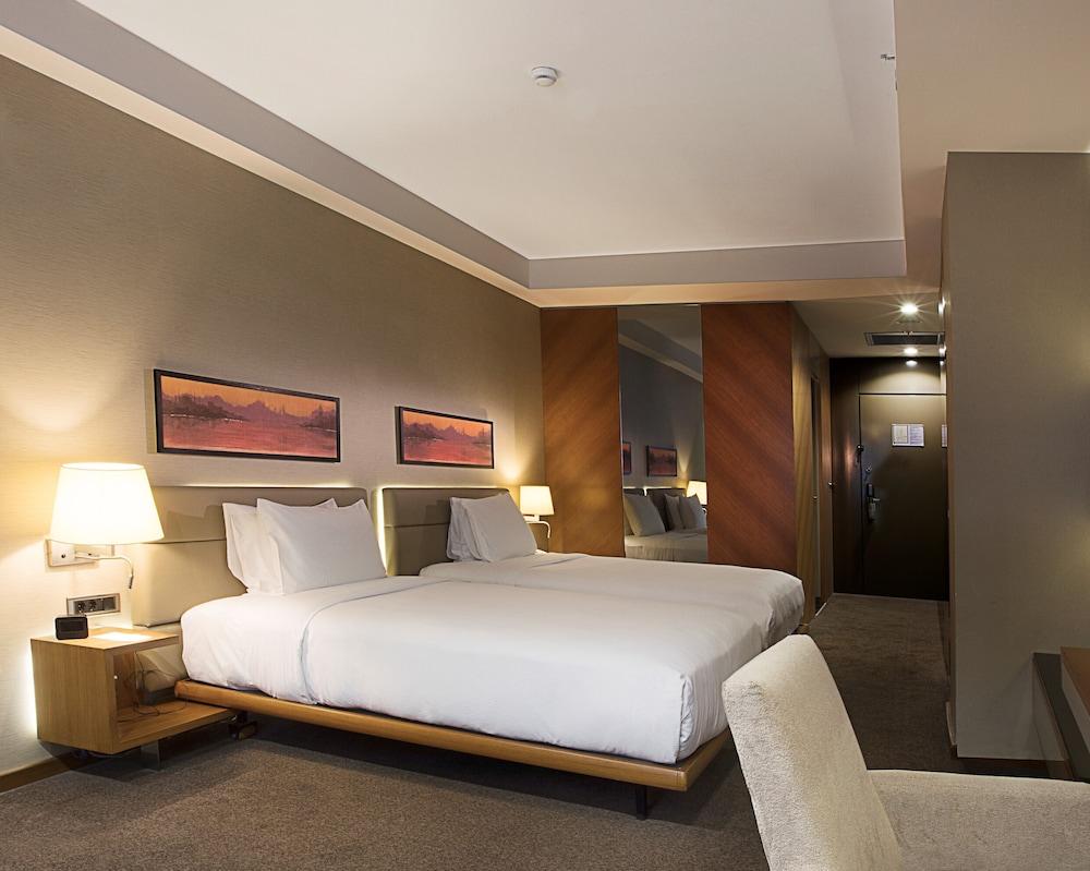 מלון Doubletree By Hilton Istanbul - Old Town מראה חיצוני תמונה A room at the hotel