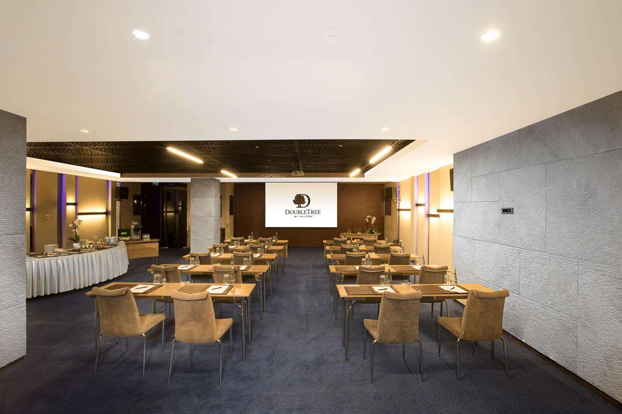 מלון Doubletree By Hilton Istanbul - Old Town מראה חיצוני תמונה Meeting room