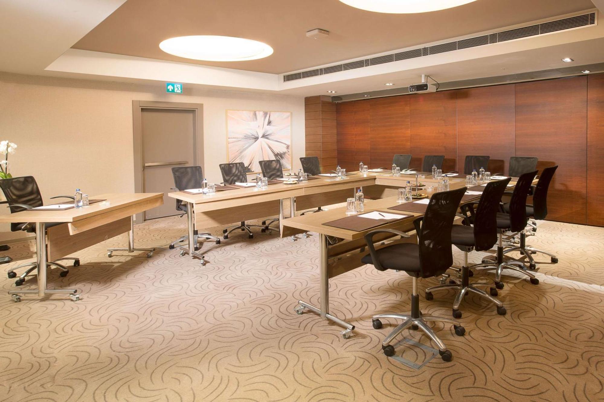 מלון Doubletree By Hilton Istanbul - Old Town מראה חיצוני תמונה Meeting room